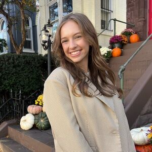 Meet your Posher, Leah